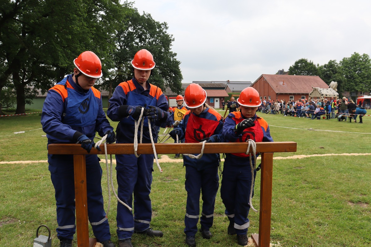 FFW Schiffdorf: Jugendfeuerwehren der Gemeinde im Leistungsvergleich beim Tag der Feuerwehr