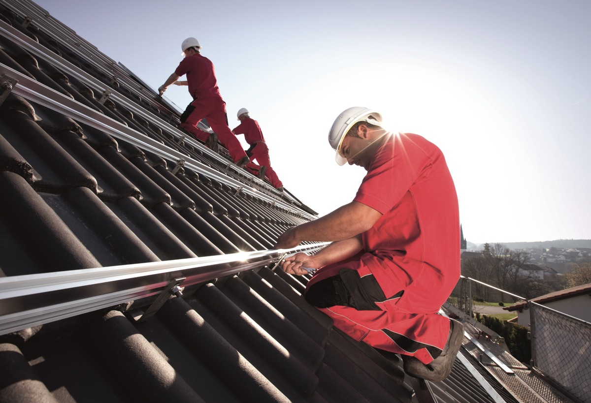 Zusammenarbeit im Photovoltaik-Markt: E.ON und IBC SOLAR starten Kooperation