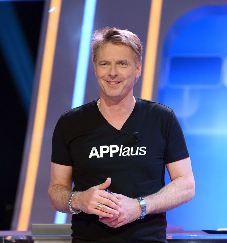 Das Erste / Das &quot;Quizduell&quot; ist zurück! Jörg Pilawa präsentiert neue Folgen der weltweit ersten interaktiven Quizshow / Ab 2. Februar 2015, montags bis freitags um 18.00 Uhr im Ersten (FOTO)