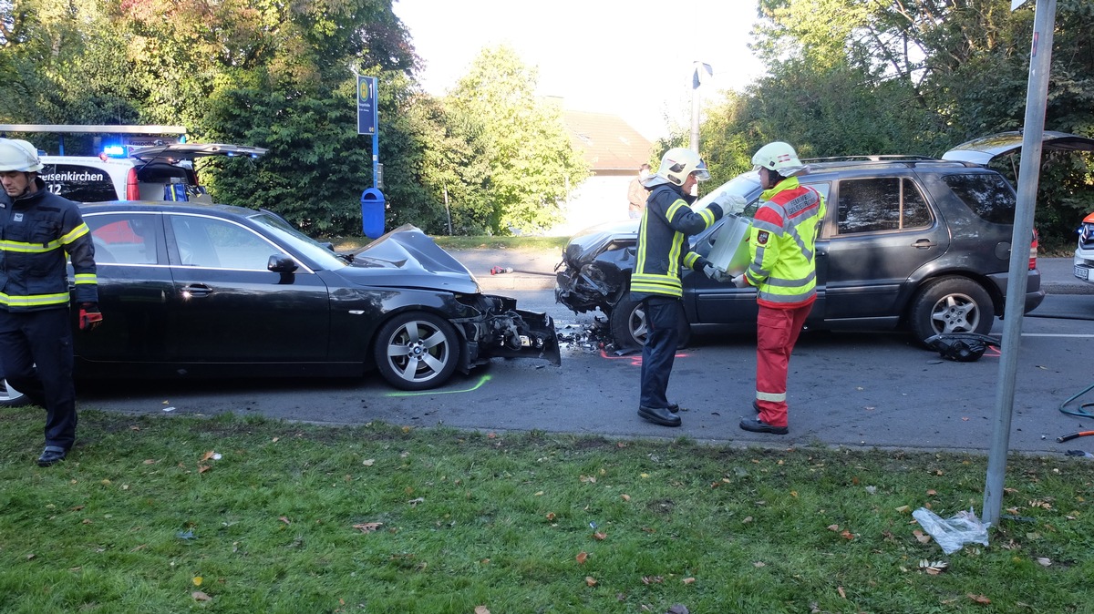 FW-GE: Verkehrsunfall in Gelsenkirchen Rotthausen mit drei verletzten Personen