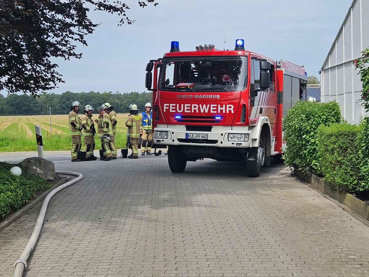 FW-KLE: Gebäudebrandbrand in Gärtnereibetrieb