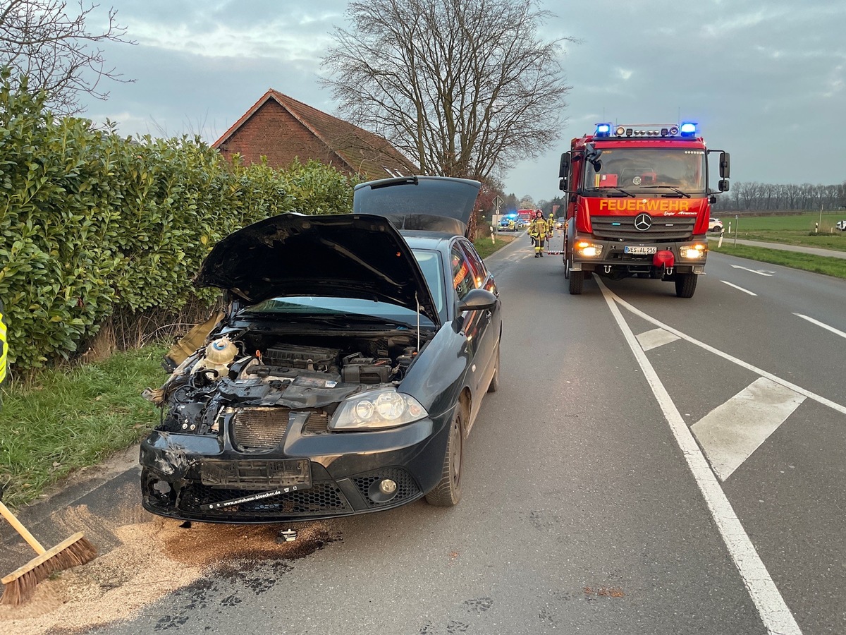 FW Alpen: Verkehrsunfall mit zwei Pkw