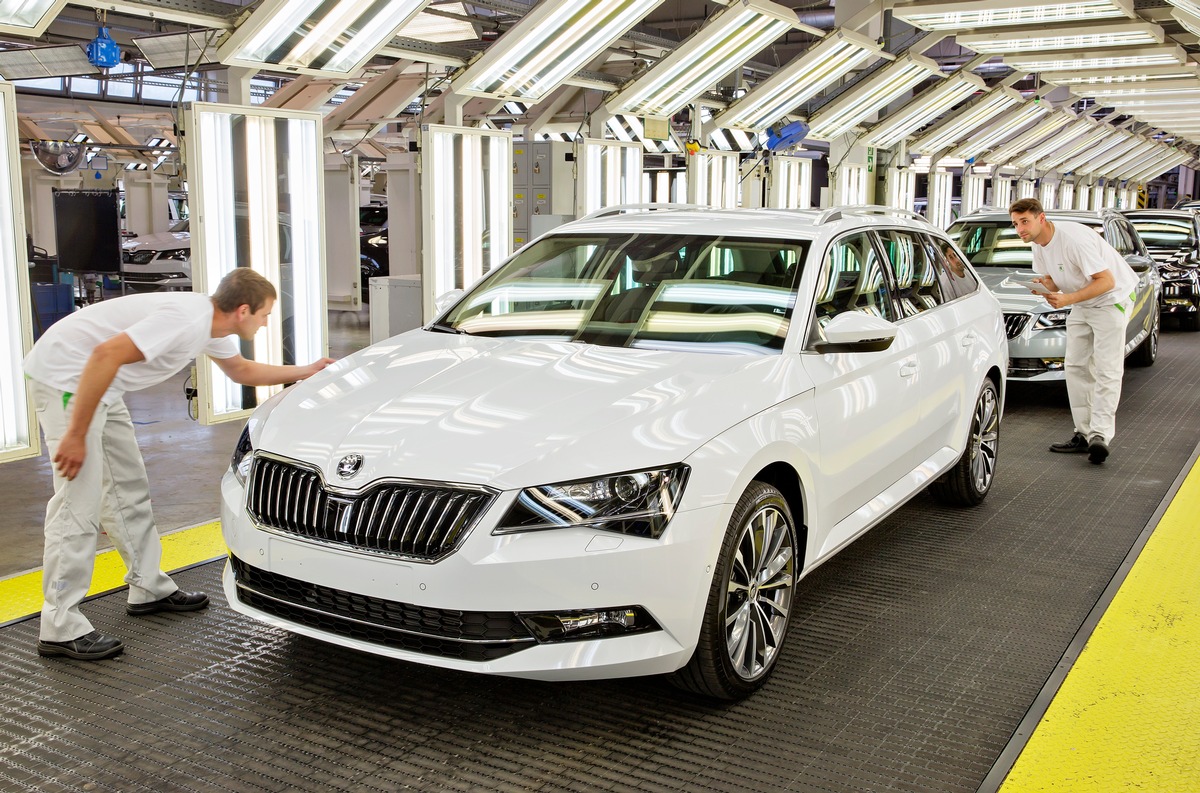 Neuer SKODA Superb Combi: Produktionsstart in Kvasiny (FOTO)