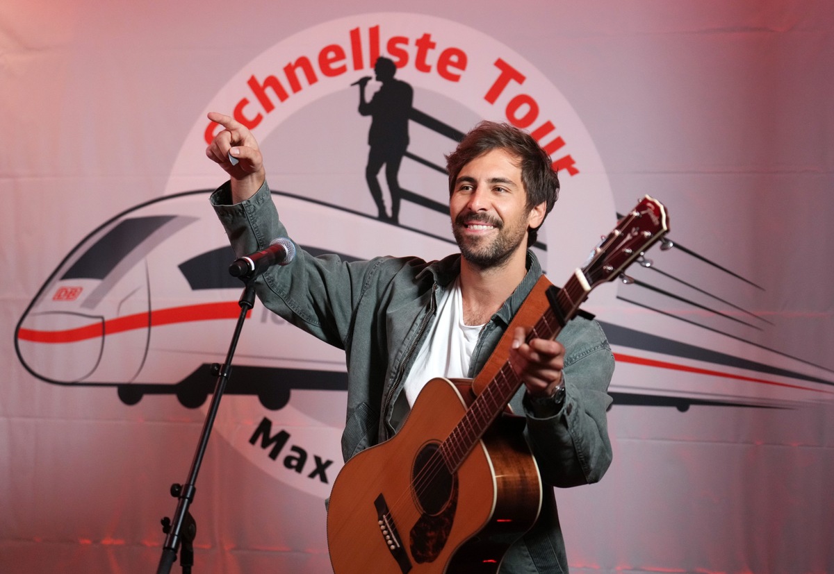 Schnellste Tour mit Max Giesinger - 4 Konzerte an 4 Bahnhöfen an nur einem Tag