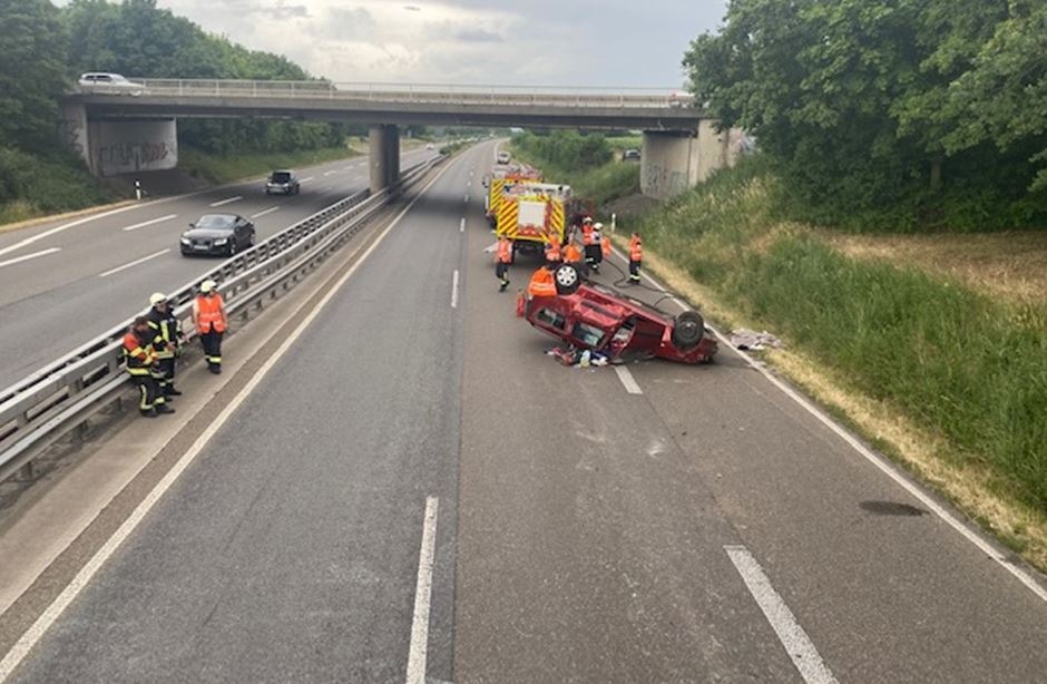 POL-PDLD: A65/AS NW-Süd - Fahrzeug überschlagen