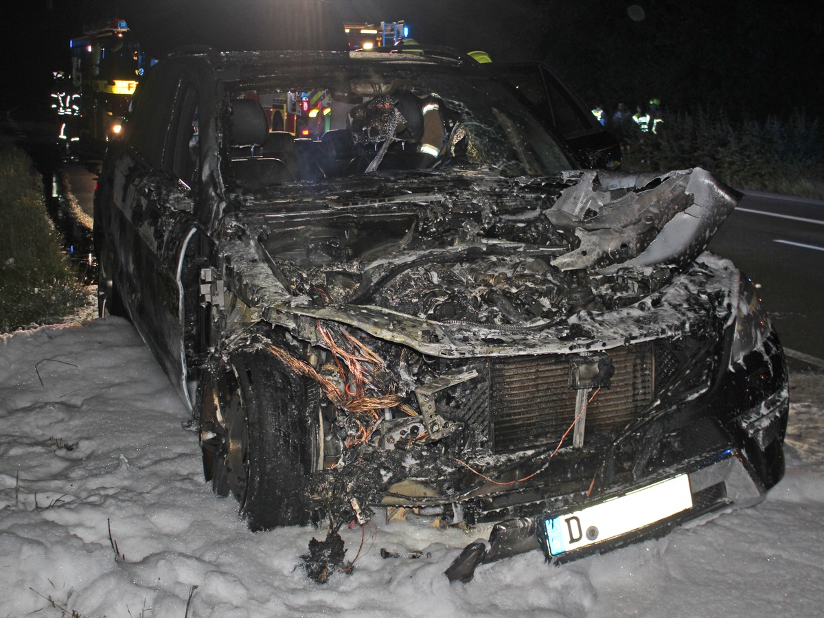 POL-ME: PKW-Brand an der Autobahnabfahrt - Ratingen - 2007148