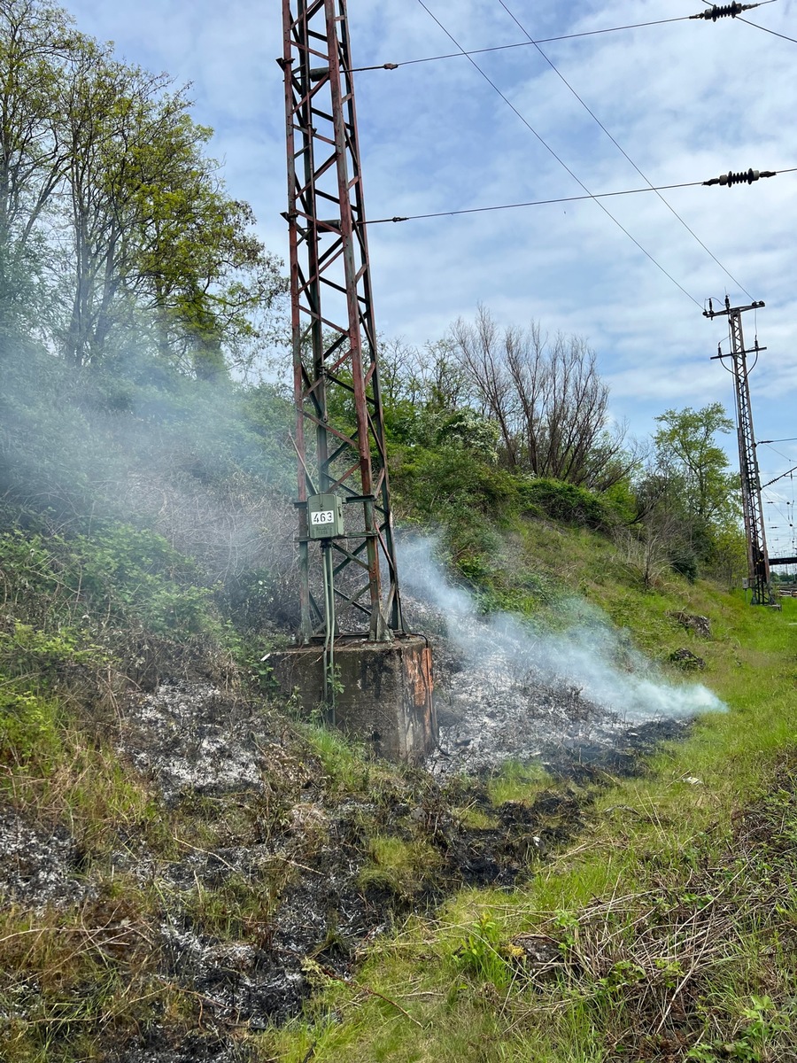 FW-OB: Böschungsbrand