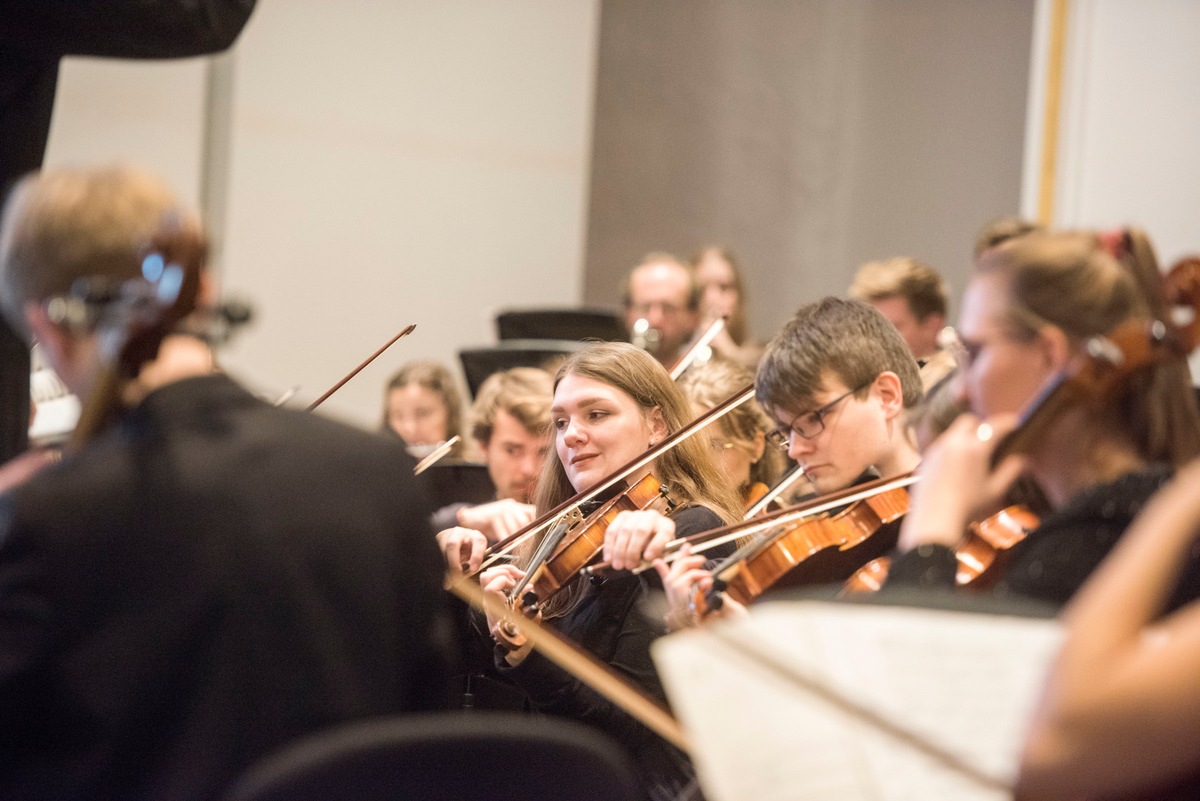 Universitätsmusik Osnabrück lädt zu Konzert in der Schlossaula