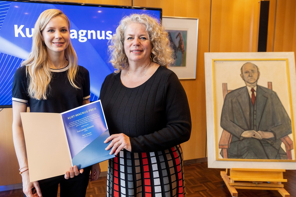 Eva Lamby-Schmitt gewinnt Kurt-Magnus-Preis