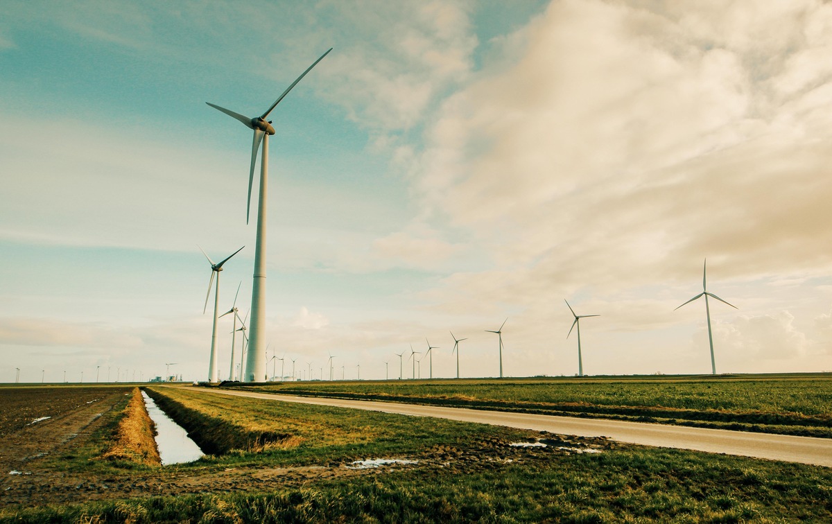 Klimaneutral trotz hohem Stromverbrauch: PLAN-B NET ZERO liefert jetzt erneuerbaren Industriestrom