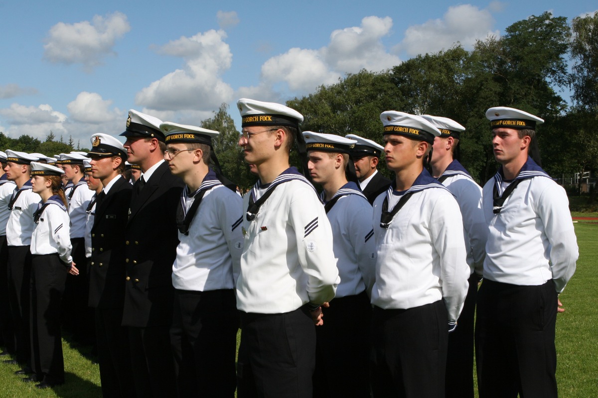 Deutsche Marine - Pressemeldung/ Pressetermin: Vereidigung an der Marineschule Mürwik - Offizieranwärter aus ganz Deutschland im Blickpunkt der Öffentlichkeit