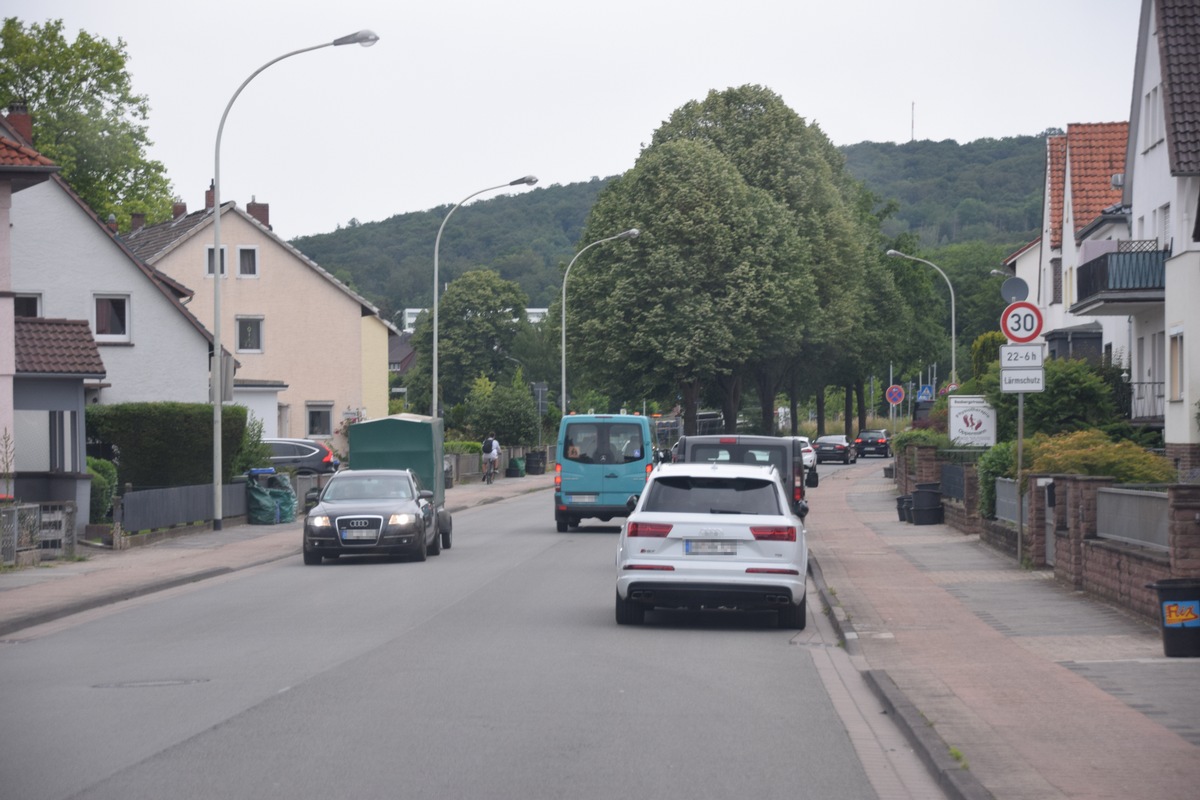 POL-HM: Riskanter Überholvorgang führt zu Verkehrsunfall