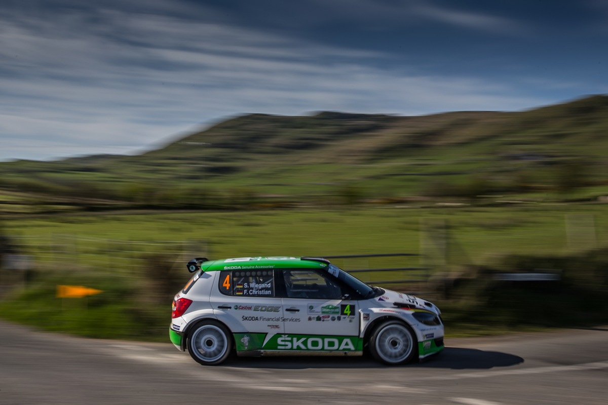 Frohe Ostern: SKODA feiert Doppelsieg bei  der &quot;Circuit of Ireland Rally&quot; (FOTO)