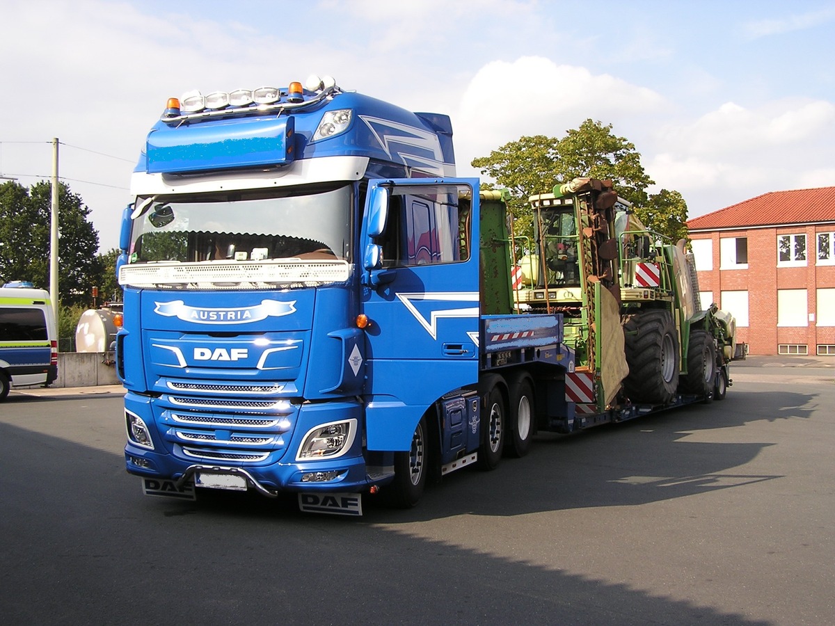 POL-MS: Schwertransport ohne Genehmigung zweimal in NRW angehalten - Verstöße gegen die Lenk- und Ruhezeiten - Lkw sichergestellt