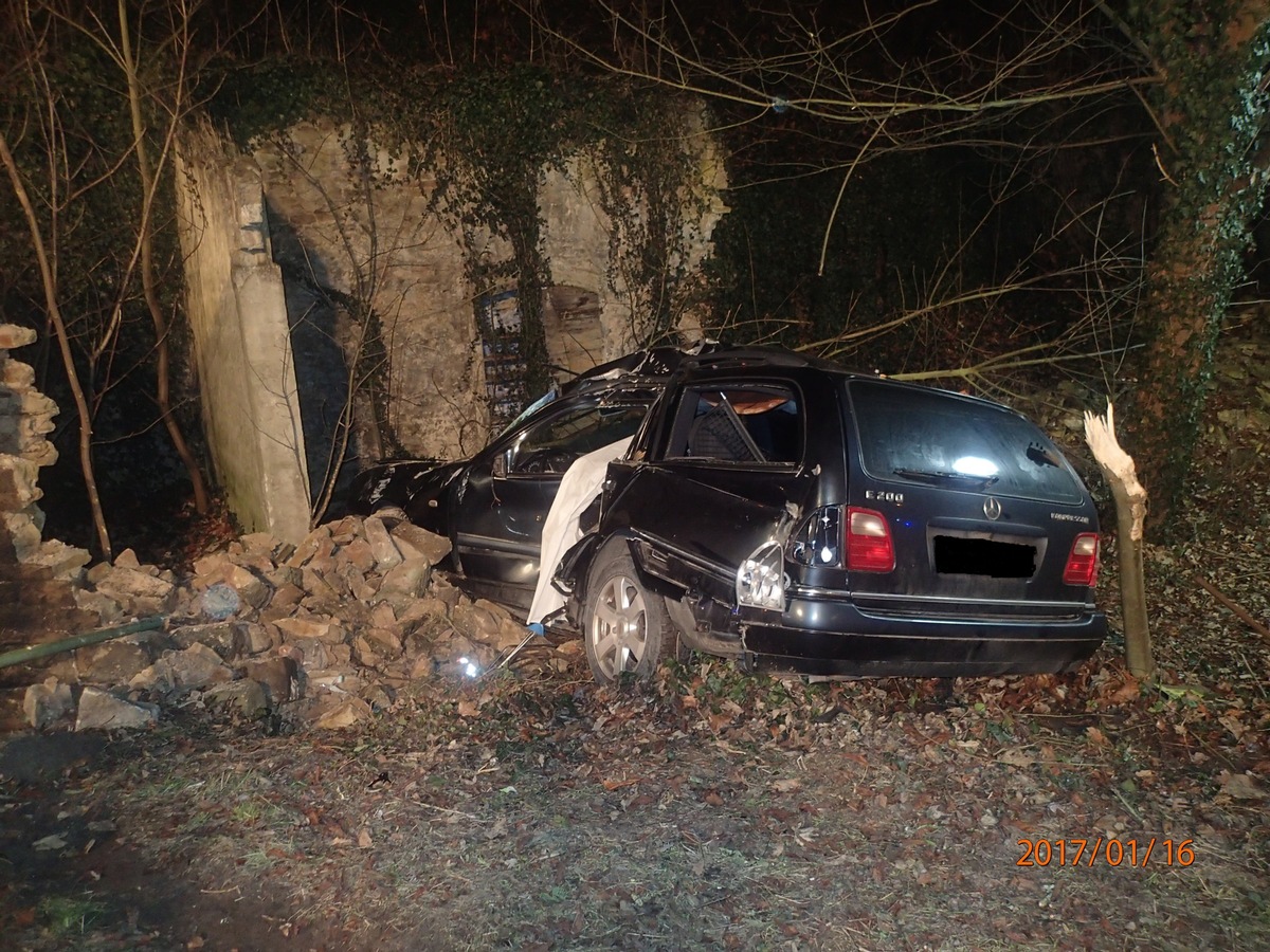 POL-PPMZ: Tödlicher Verkehrsunfall