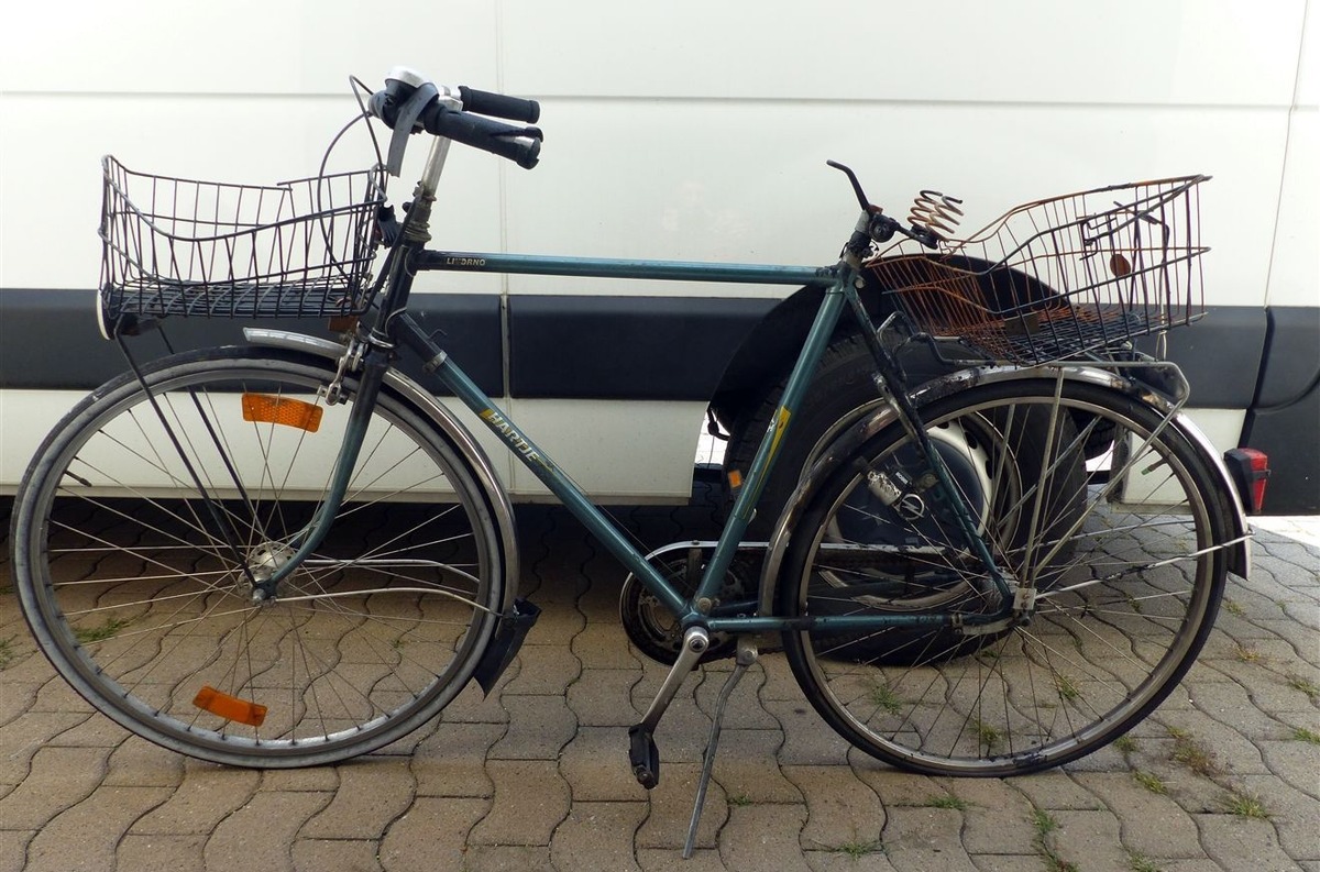 POL-MI: Nach Wohnhausbrand: Polizei bittet um Hinweise zu auffälligem Fahrrad