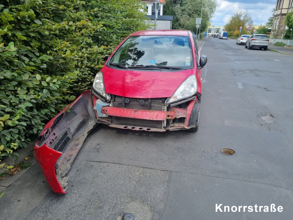 POL-KS: Zwei Unfallfluchten in Kassel: Ermittler suchen Zeugen in Knorrstraße und Huttenstraße