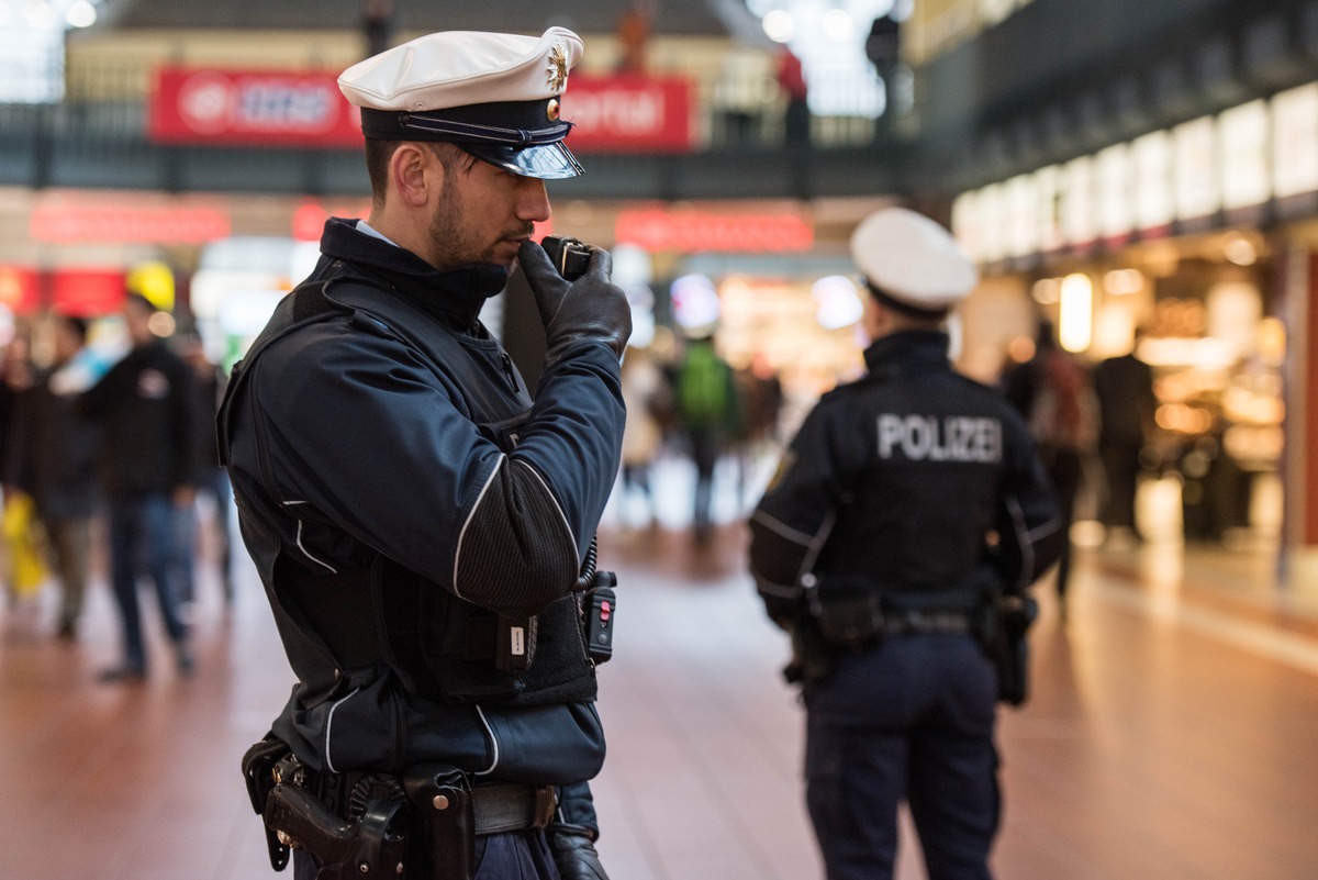 BPOL-HH: Aggressiver Ladendieb nach Widerstandshandlungen festgenommen-