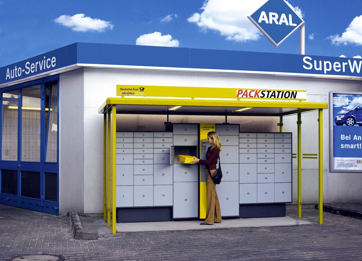 Paket-Station Tankstelle / Neuer Convenience-Service an Aral-Tankstellen im Test - Post-Pakete rund um die Uhr am Automaten abholbar