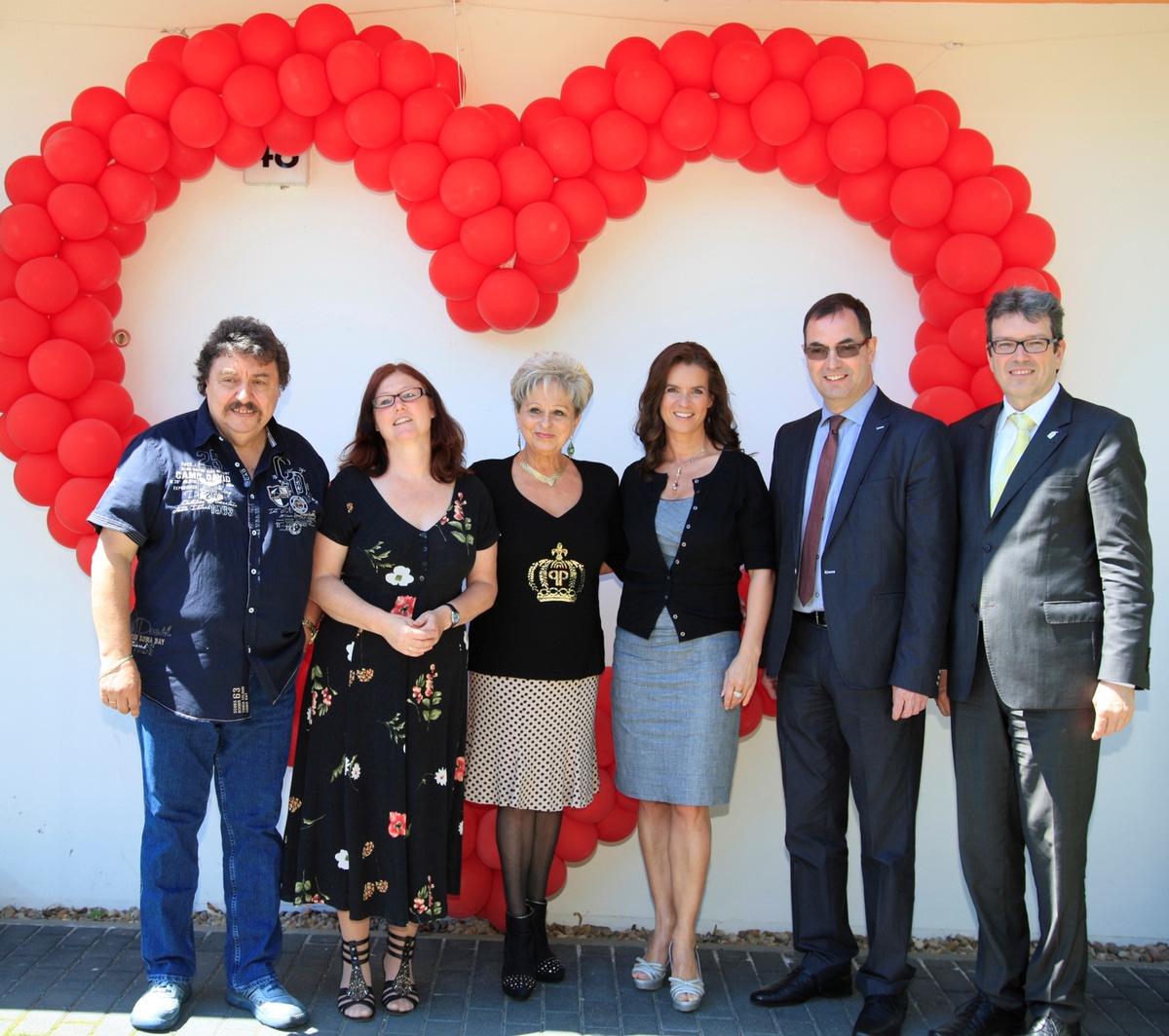 Katarina Witt gratuliert zum 10.Geburtstag / Das Beste aus 10 Jahren Ronald McDonald Haus Cottbus - Elternhaus feiert ersten runden Geburtstag (BILD)