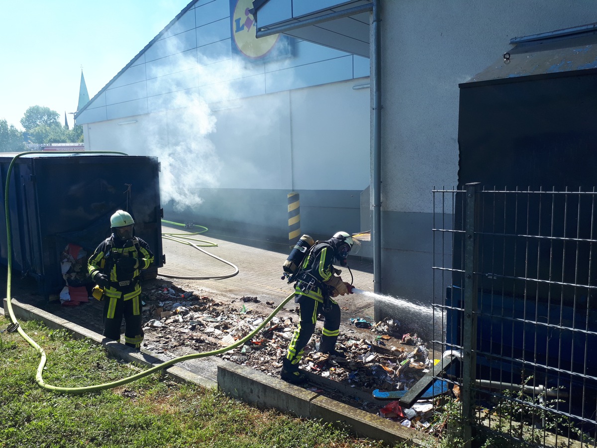 FW-BO: Containerbrand in Wattenscheid