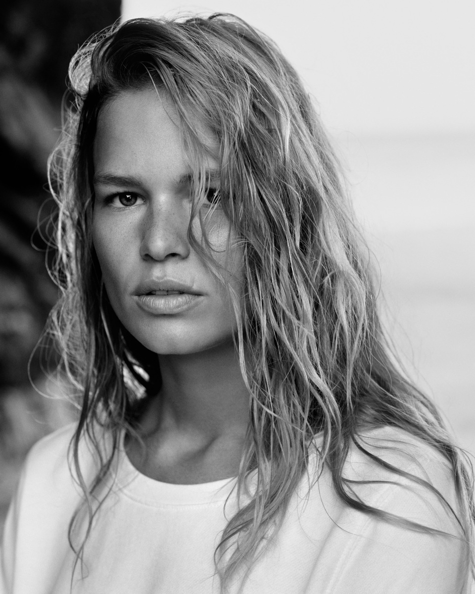 Internationale Premiere - Für MARC O&#039;POLO steht Topmodel Anna Ewers erstmals mit ihren Schwestern vor der Kamera