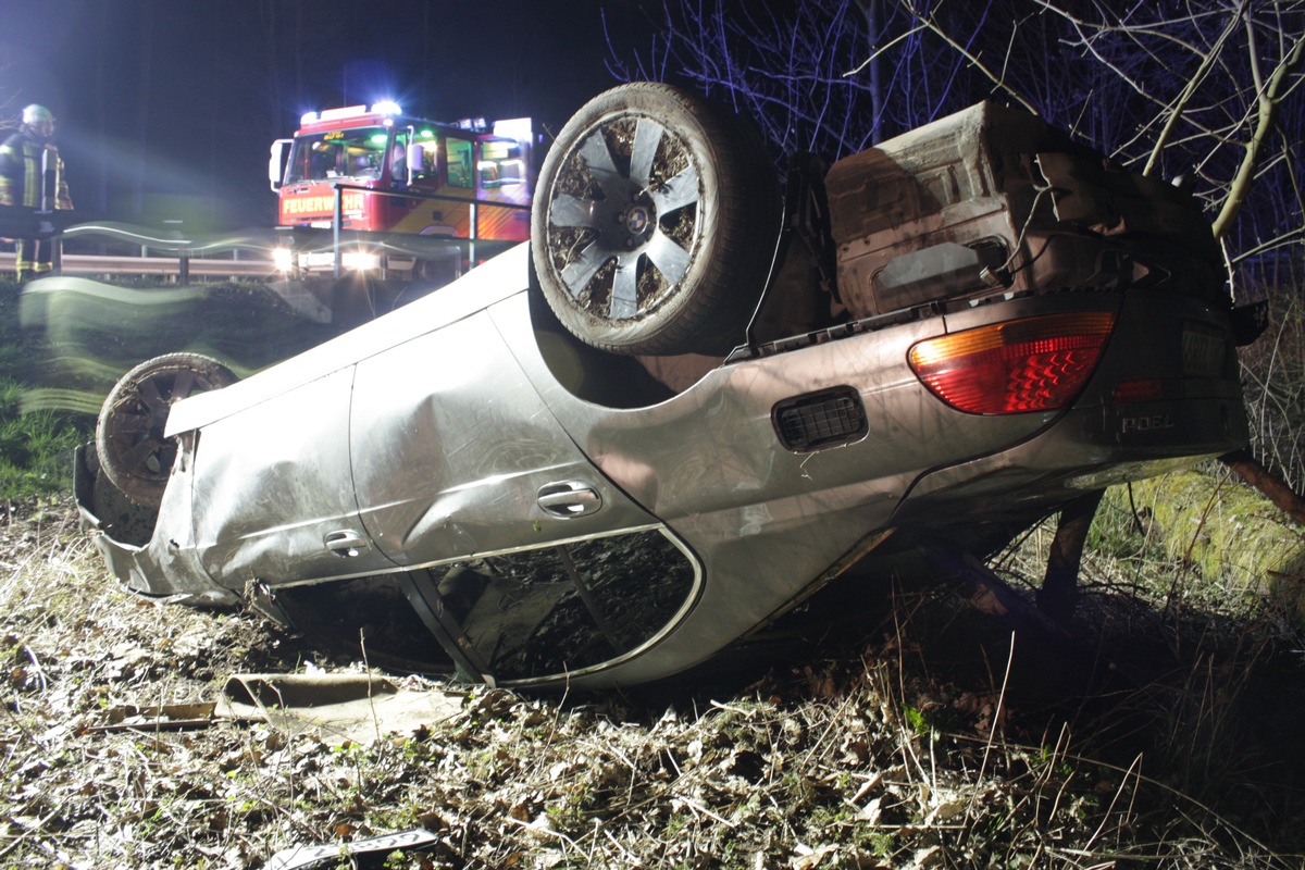 POL-HX: Fahrer nach Unfall verschwunden - Zeugen gesucht