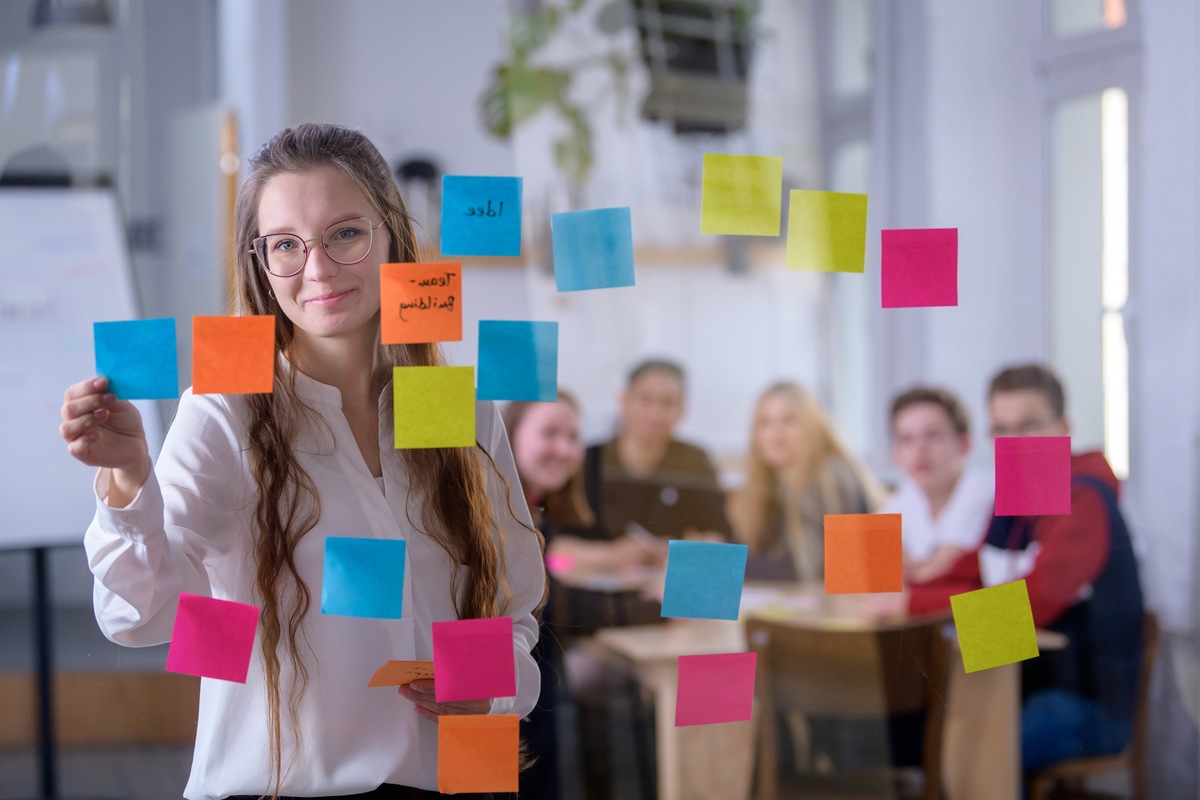 Studieren mit Stipendium - mehr als nur eine Finanzspritze / Ab jetzt können sich Studierende wieder für eine Förderung der Stiftung der Deutschen Wirtschaft bewerben