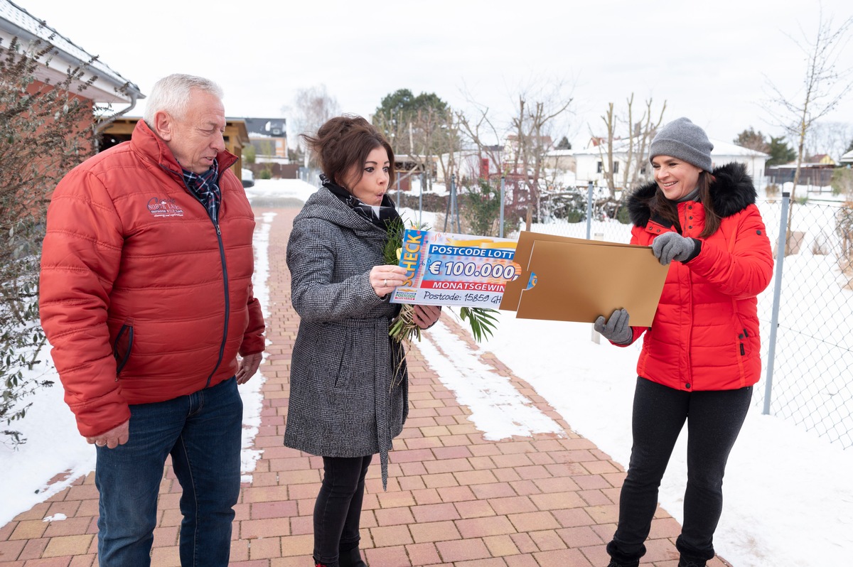 Postcode-Glück in Storkow: Katarina Witt überrascht Lotterie-Gewinner mit 1,2 Millionen Euro