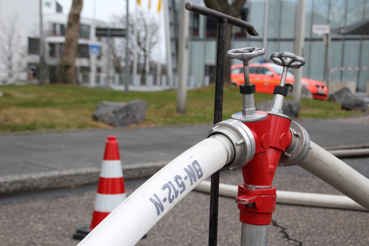 FW-BN: Rauchentwicklung an einer Tankstelle