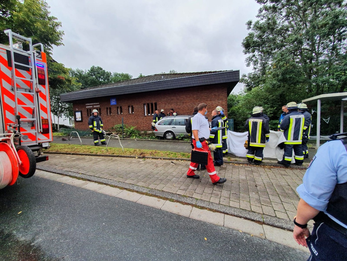 FW-E: Verkehrsunfall in Steele - eine Person tot