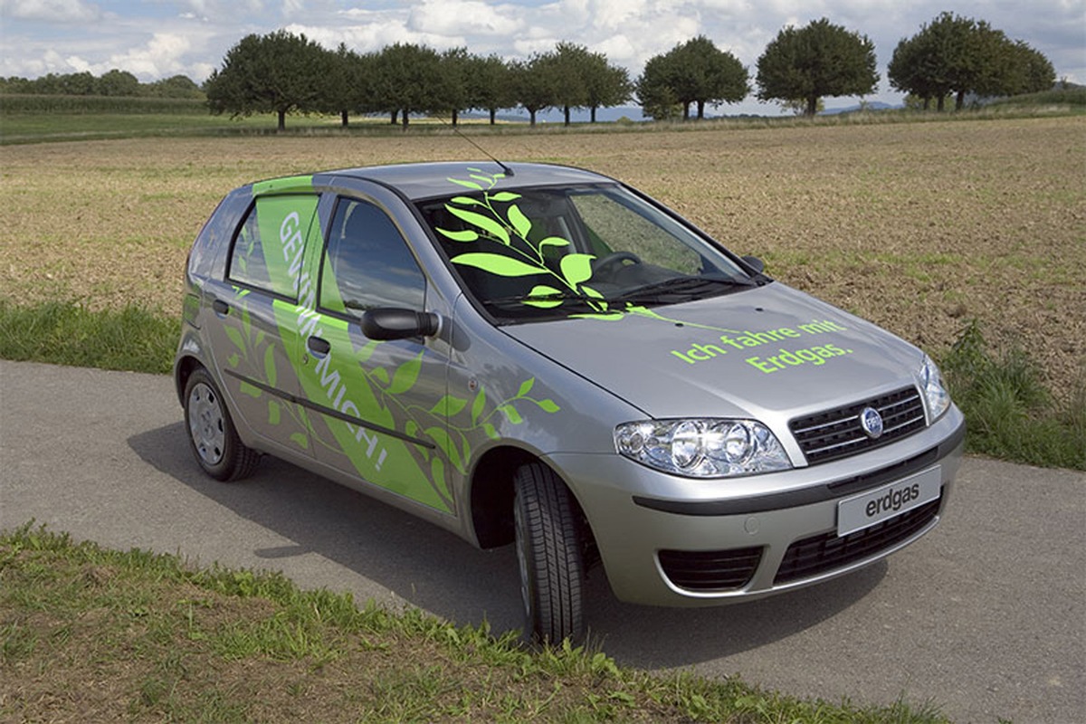 Gasverbund Mittelland AG: Fahren mit Erdgas an der Auto Basel vom 14.-17. September 2006