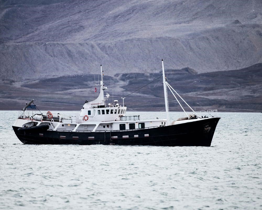 Schiffcharter für Kleingruppen  – vom Vierwaldstättersee bis in die Antarktis