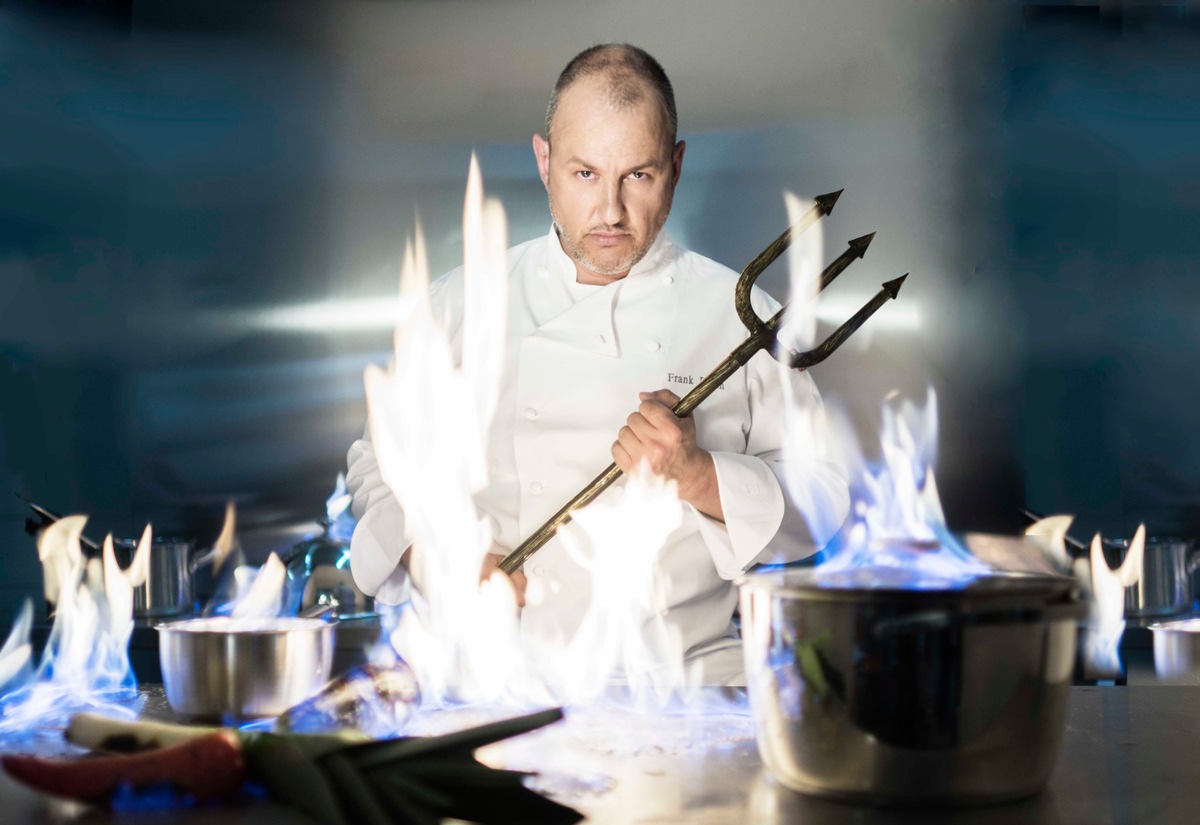 Höllischer Start: &quot;Hell&#039;s Kitchen&quot; - die härteste und heißeste Küche Deutschlands ab 7. Mai 2014 um 20.15 Uhr in SAT.1 (FOTO)