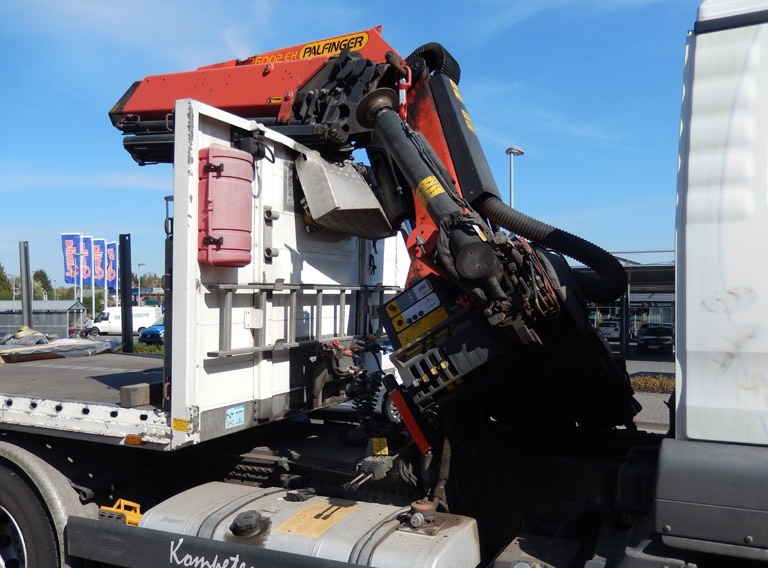 BPOL-FL: Nortorf - LKW touchiert Bahnbrücke mit Kran