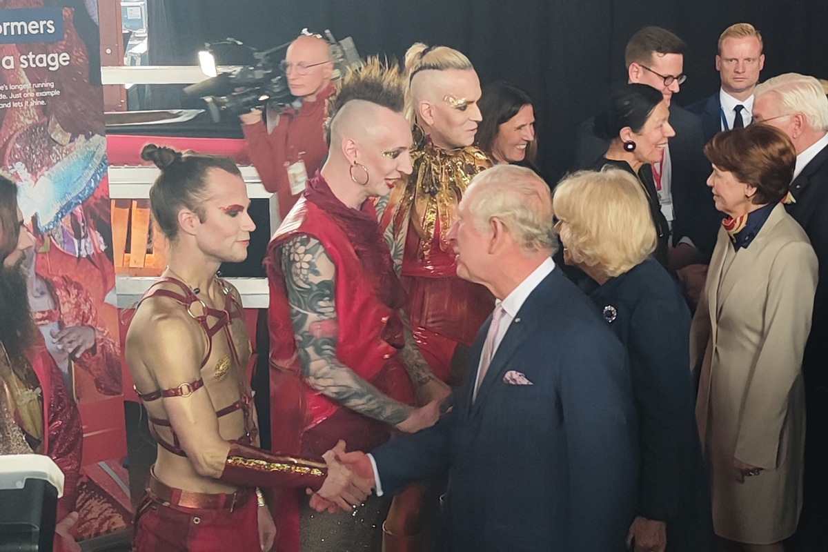 ESC: Lord Of The Lost treffen König Charles III. und Camilla in Hamburg