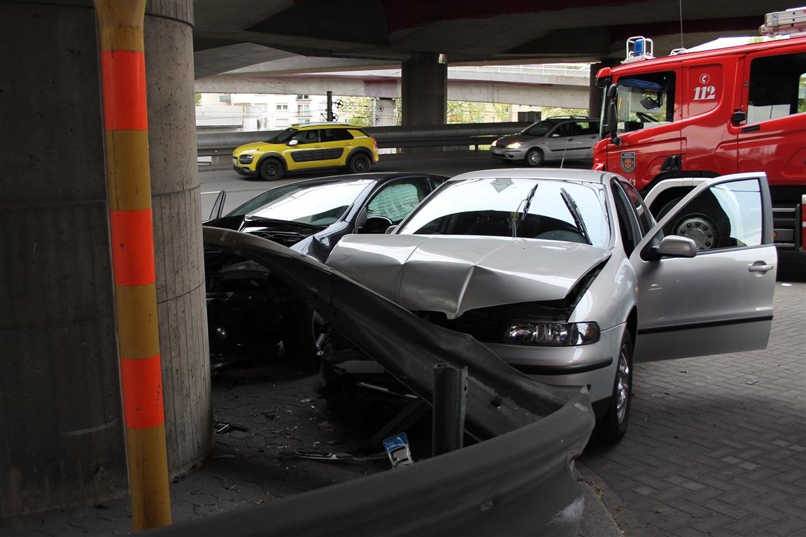 POL-PPRP: Beim Spurwechsel Unfall verursacht