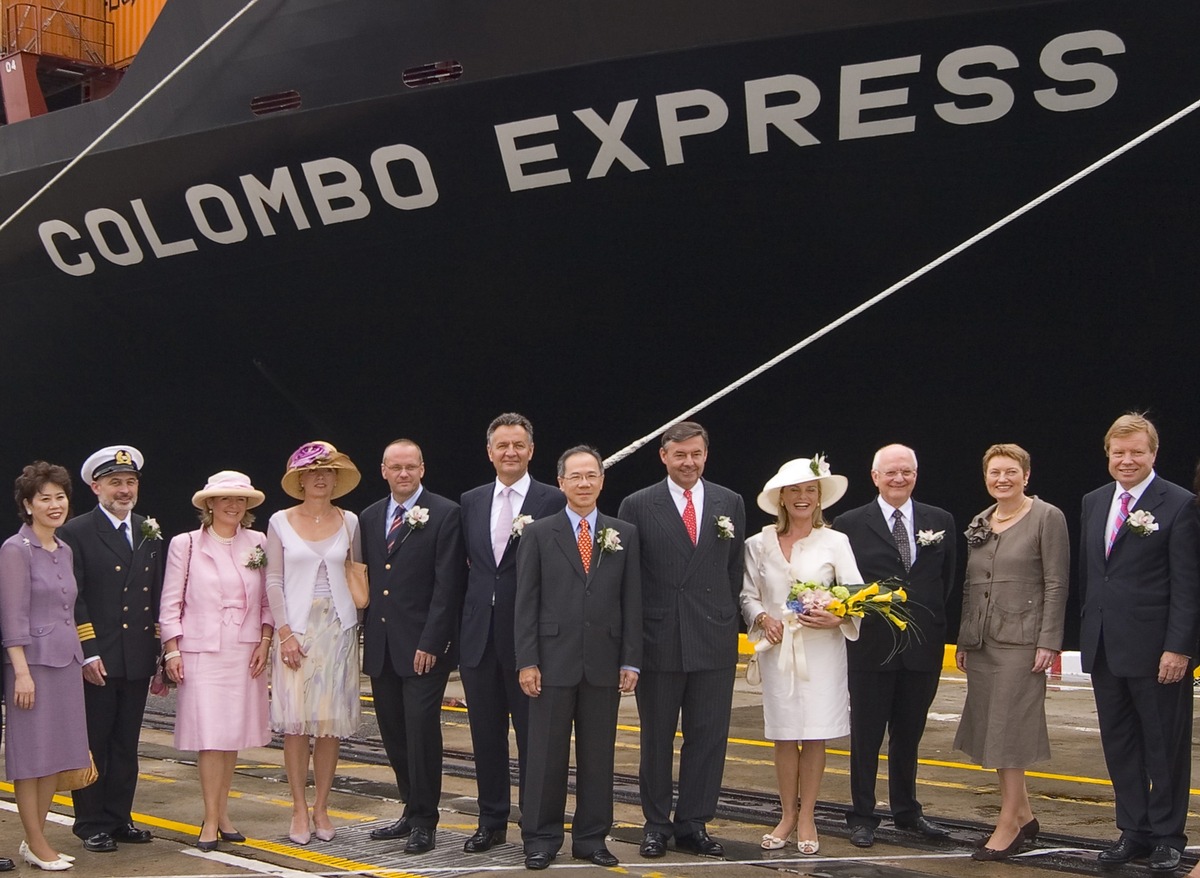 &quot;Colombo Express&quot; - Grösstes Containerschiff der Welt getauft