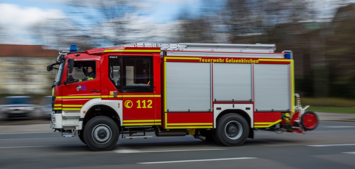 FW-GE: Zwei Verkehrsunfälle beschäftigen die Feuerwehr Gelsenkirchen