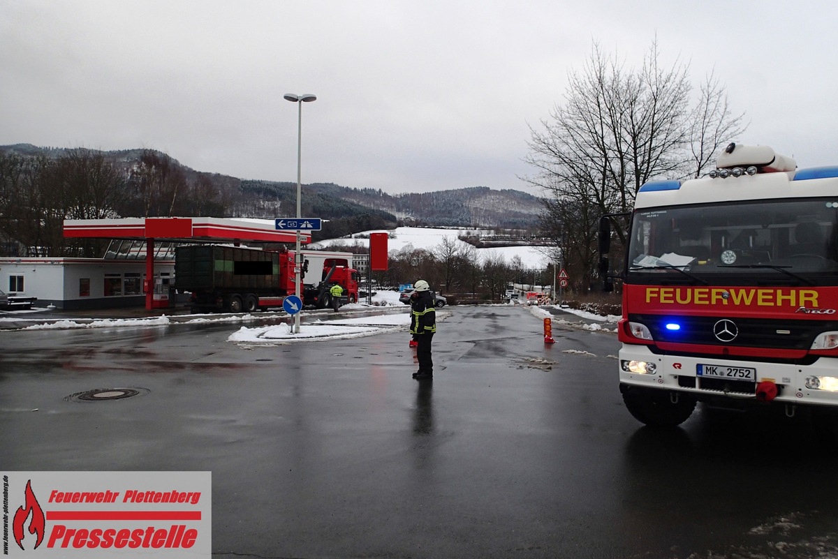 FW-PL: OT-Köbbinghauser Hammer. Gasähnlicher Geruch sorgt für Einsatz der Feuerwehr.