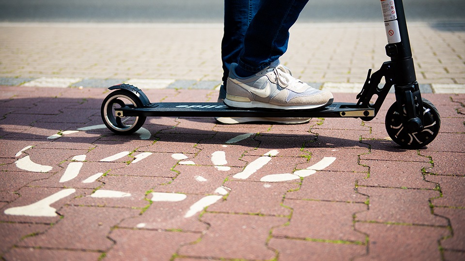 POL-NE: Die Polizei gibt Tipps für die Benutzung von Elektrokleinstfahrzeugen (E-Roller/E-Scooter)