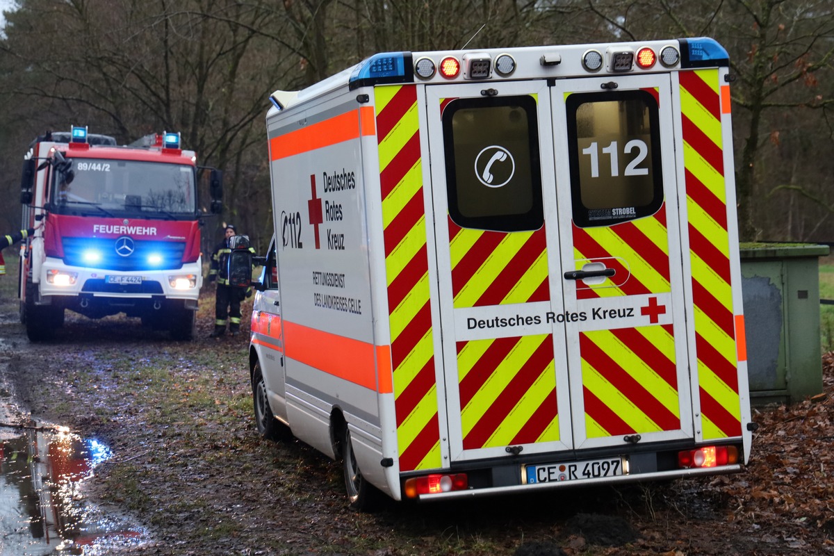 FW Hambühren: Feuerwehren rücken zu vermeintlicher Explosion in Wohnhaus aus