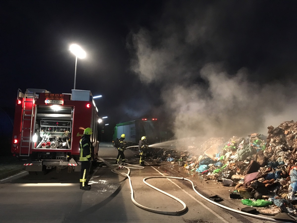 KFV-CW: Feuerwehr löscht LKW-Brand auf dem Eisberg