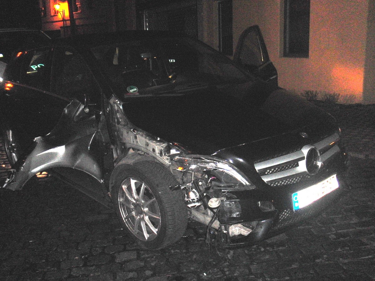 POL-PDWO: Betrunkener Unfallfahrer in Gewahrsam