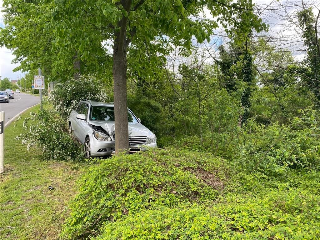 POL-PDNW: (Haßloch) Verkehrsunfall mit leichtverletzter Person