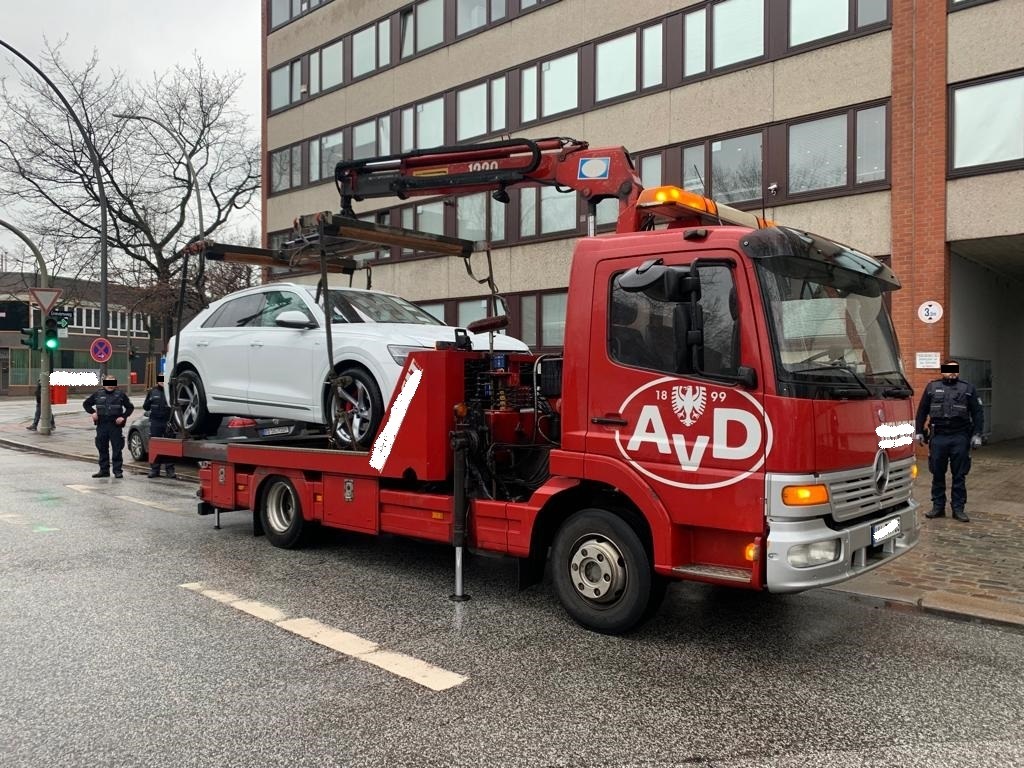 HZA-HH: Drei Luxusautos sichergestellt // Zoll durchsuchte zeitgleich 15 Wohn- und Geschäftsräume