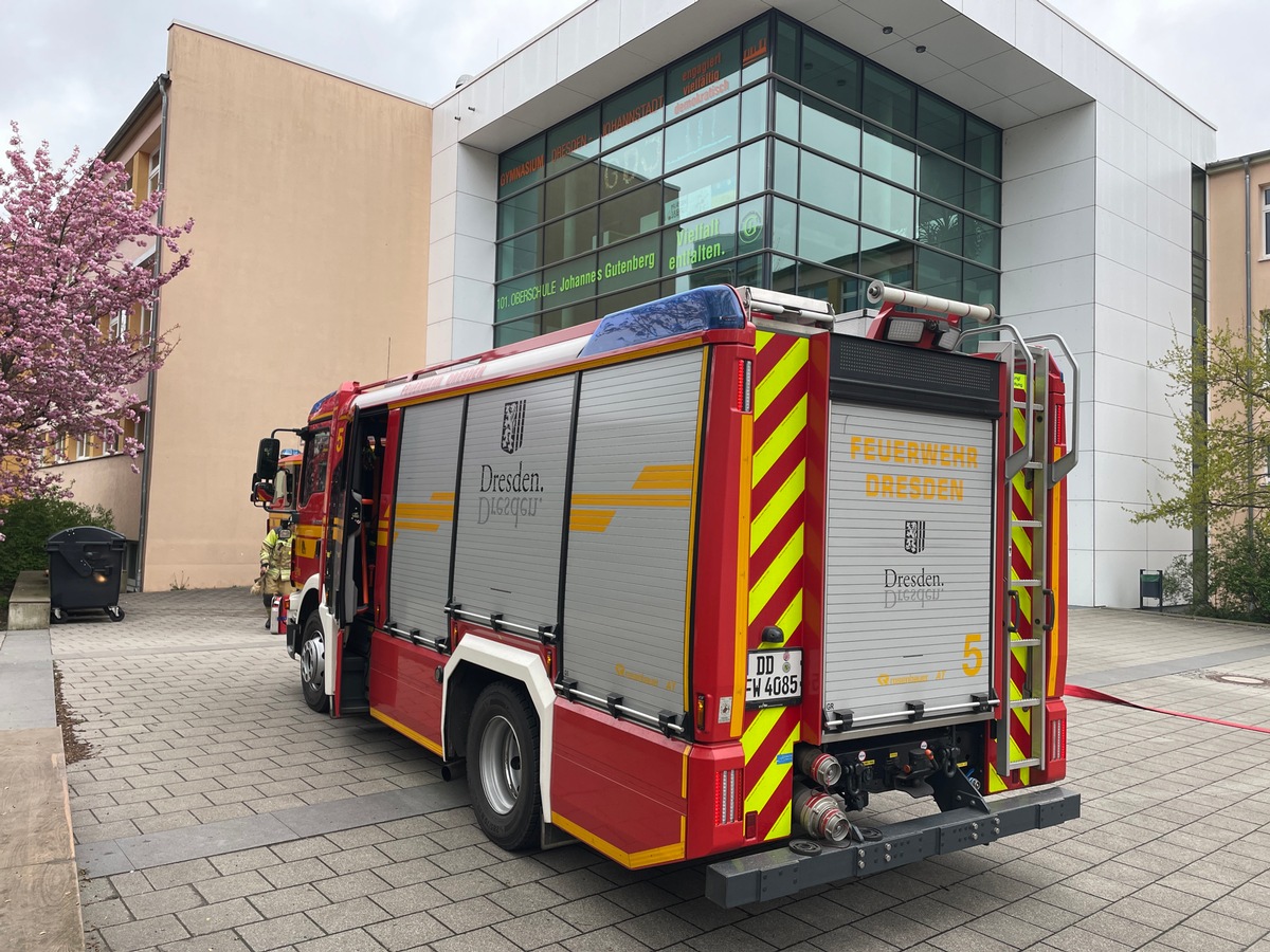 FW Dresden: Brand auf einer Schultoilette