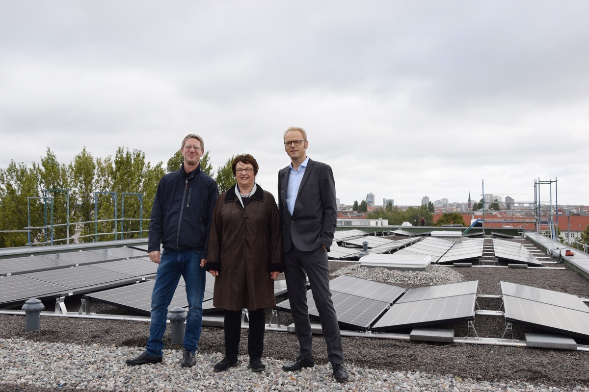 Mieterstromgesetz kommt an / Bundesministerin Brigitte Zypries besucht Mieterstrom-Projekt der Naturstrom AG