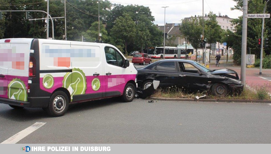 POL-DU: Hochfeld: Ablenkung am Steuer verursacht Verkehrsunfall