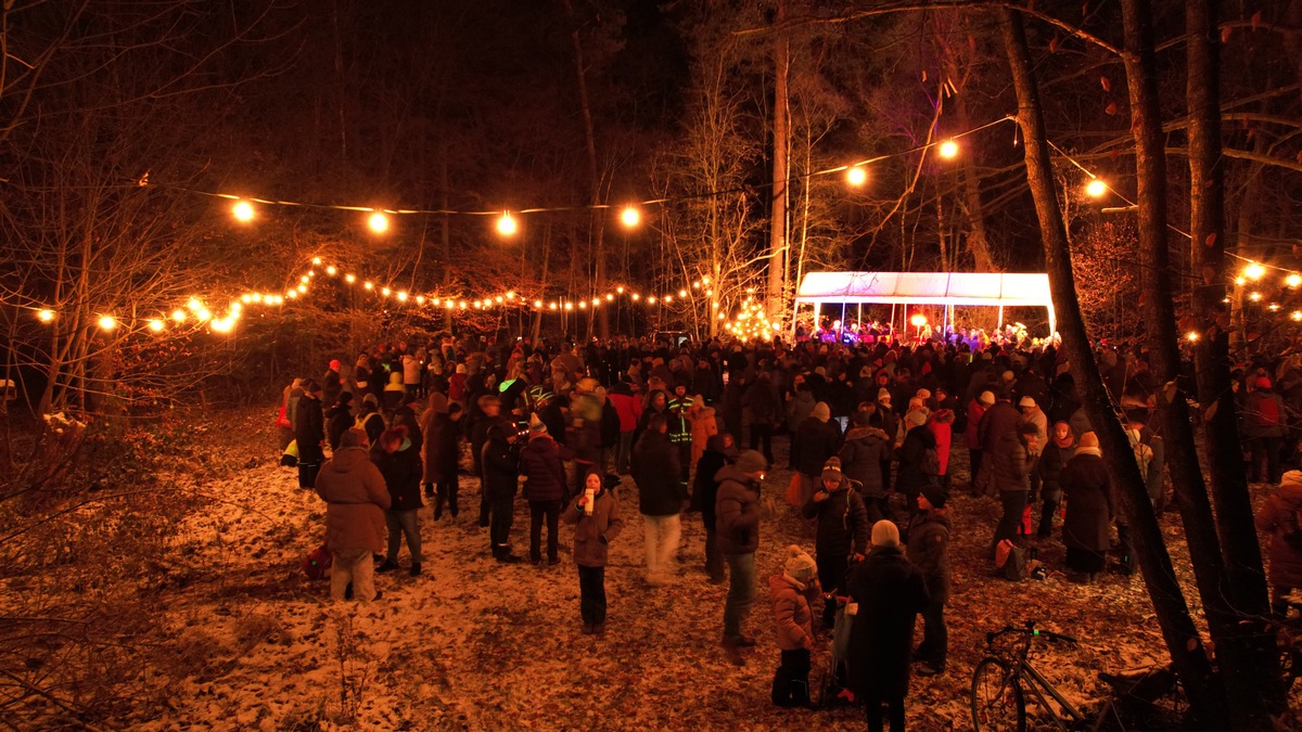 FW Norderstedt: Waldweihnacht der Freiwilligen Feuerwehr Garstedt